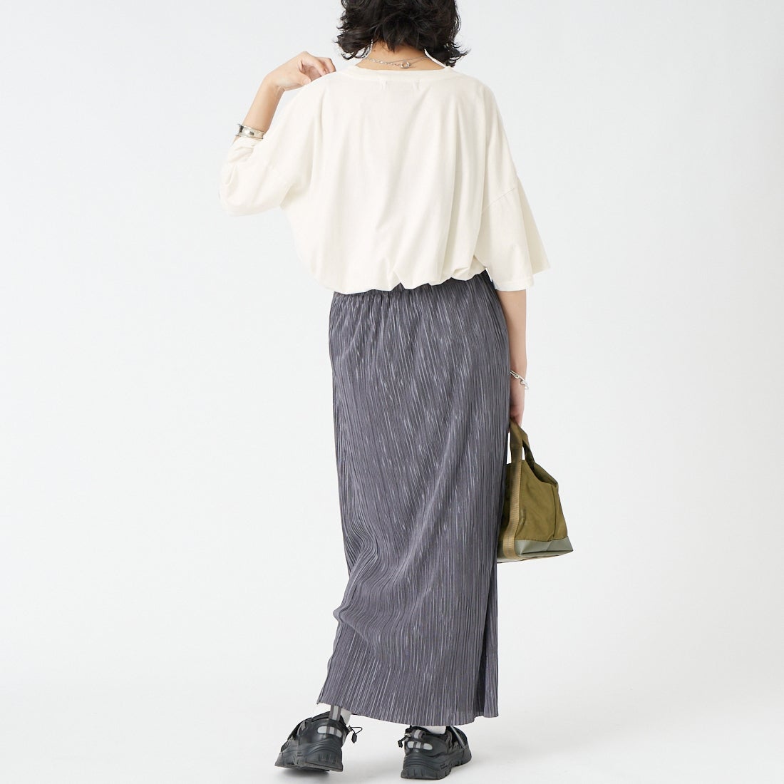 REMI RELIEF [レミレリーフ] 別注 SP加工ビッグプリントTシャツ FAST DAY [RN30389139-JF] OFF WHITE &&モデル身長：162cm 着用サイズ：F&&LIEF [レミレリーフ] 別注 SP加工ビッグプリントTシャツ FAST DAY [RN30389139-JF]
