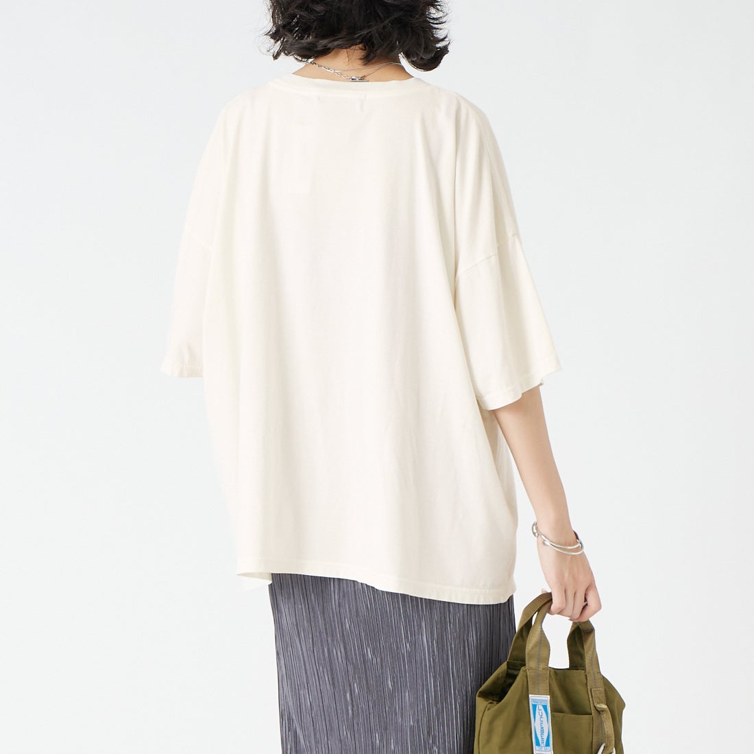 REMI RELIEF [レミレリーフ] 別注 SP加工ビッグプリントTシャツ FAST DAY [RN30389139-JF] OFF WHITE &&モデル身長：162cm 着用サイズ：F&&