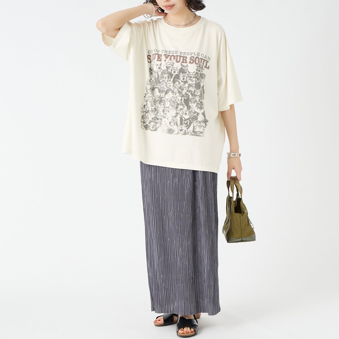 REMI RELIEF [レミレリーフ] 別注 SP加工ビッグプリントTシャツ SAVE YOUR SOUL [RN30389151-JF] OFF WHITE &&モデル身長：162cm 着用サイズ：F&&
