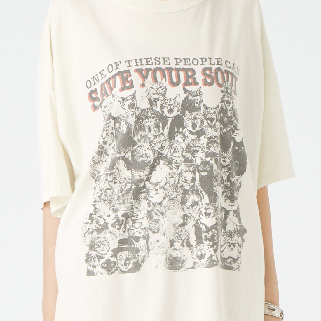 REMI RELIEF [レミレリーフ] 別注 SP加工ビッグプリントTシャツ SAVE YOUR SOUL [RN30389151-JF] OFF WHITE &&モデル身長：162cm 着用サイズ：F&&