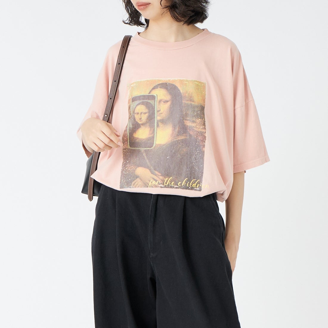 REMI RELIEF [レミレリーフ] 別注 SP加工ビッグプリントTシャツ ART [RN30389156-JF] L.PINK &&モデル身長：162cm 着用サイズ：F&&