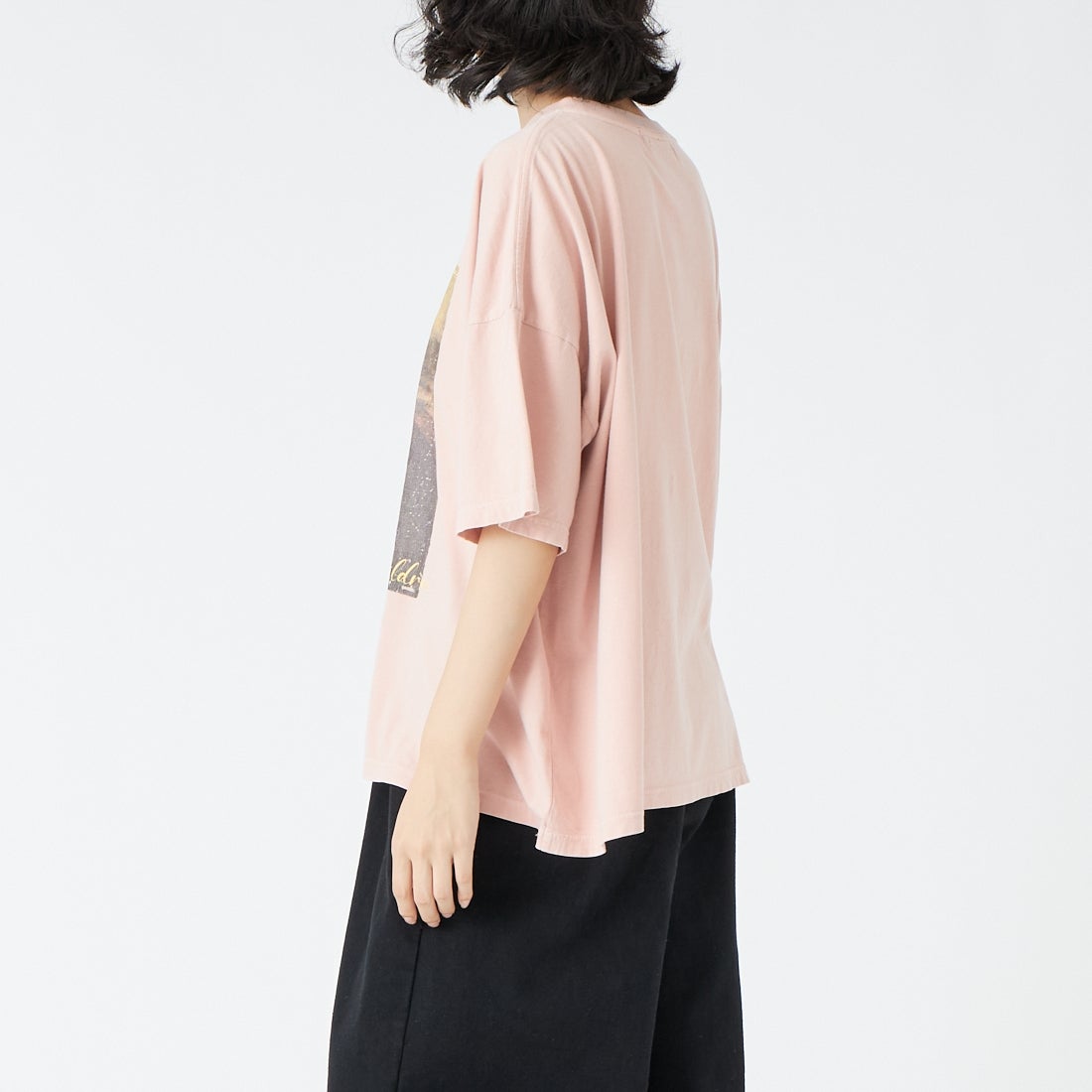 REMI RELIEF [レミレリーフ] 別注 SP加工ビッグプリントTシャツ ART [RN30389156-JF] L.PINK &&モデル身長：162cm 着用サイズ：F&&