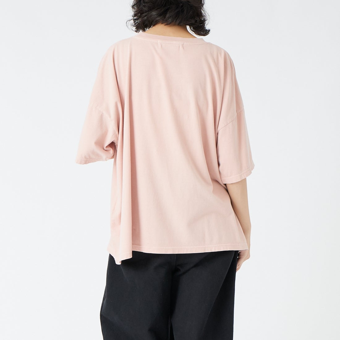 REMI RELIEF [レミレリーフ] 別注 SP加工ビッグプリントTシャツ ART [RN30389156-JF] L.PINK &&モデル身長：162cm 着用サイズ：F&&