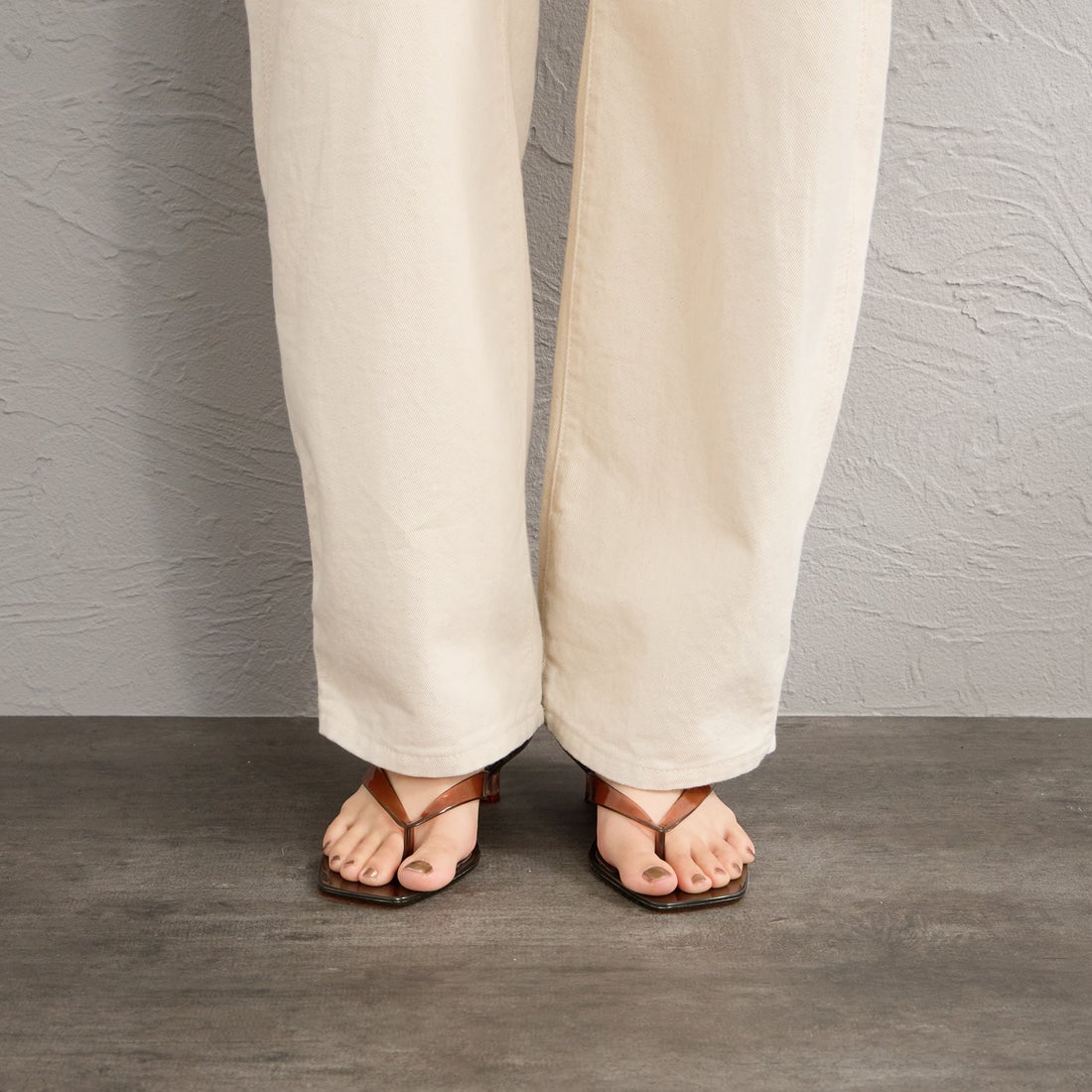 MOHI [モヒ] トングサンダル [3-9252] BROWN