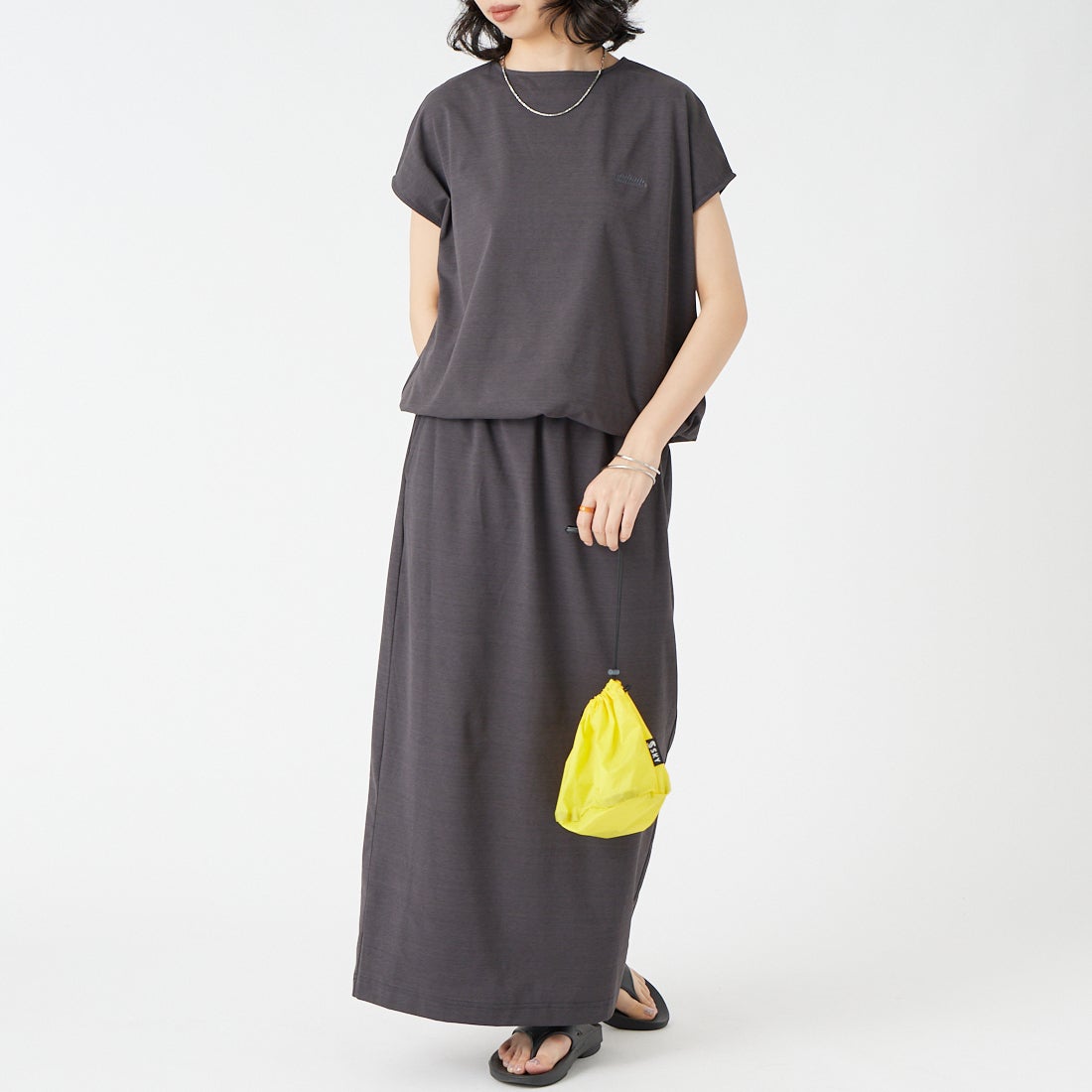 THOUSAND MILE [サウザンド マイル] ギャザーヘムTシャツ&スカートセット [TM261SD00632] 19 INK BLK &&モデル身長：162cm 着用サイズ：F&&
