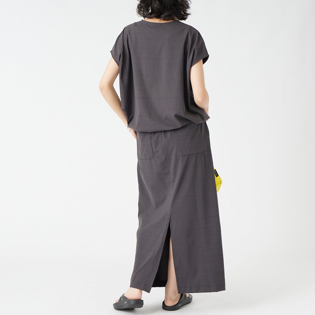 THOUSAND MILE [サウザンド マイル] ギャザーヘムTシャツ&スカートセット [TM261SD00632] 19 INK BLK &&モデル身長：162cm 着用サイズ：F&&