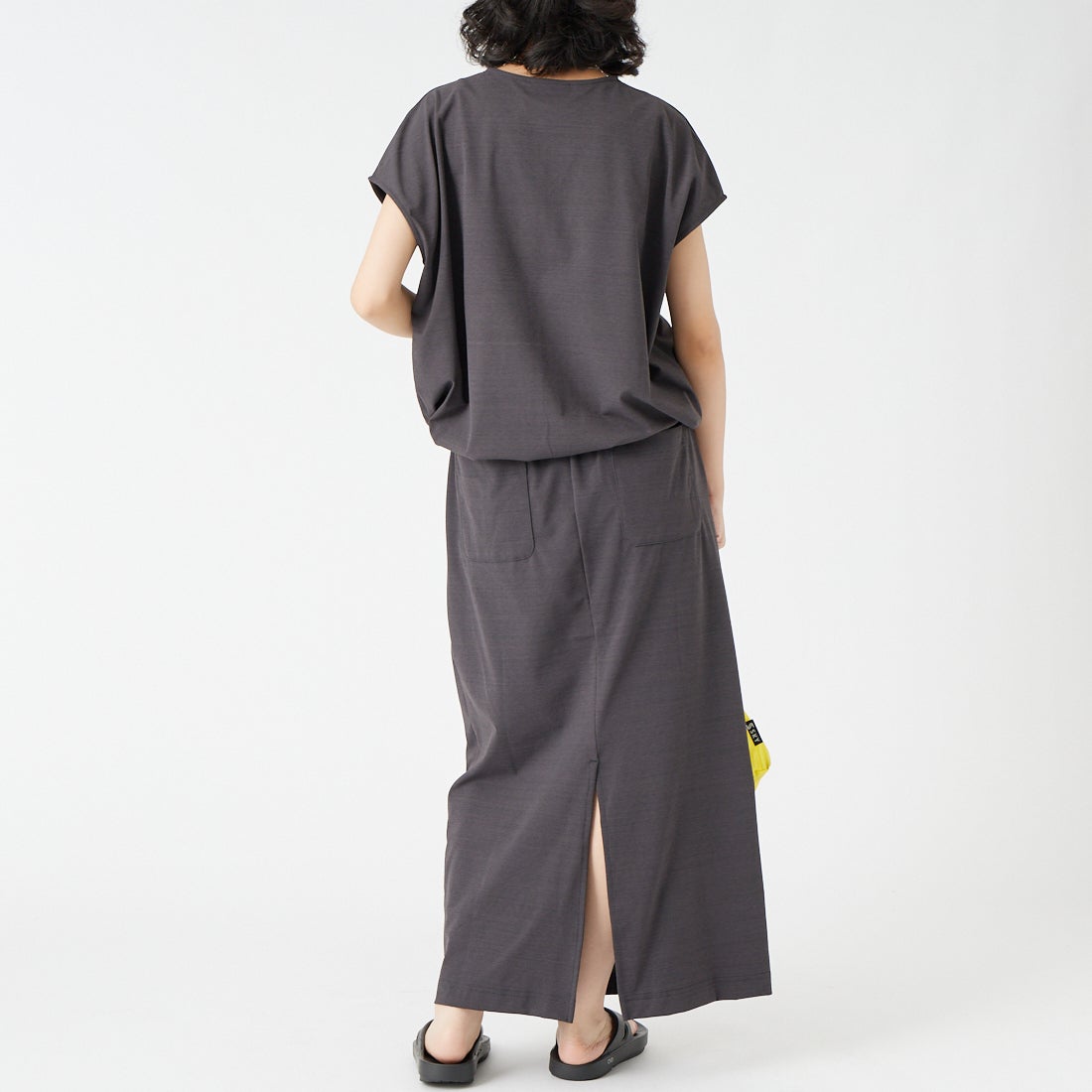 THOUSAND MILE [サウザンド マイル] ギャザーヘムTシャツ&スカートセット [TM261SD00632] 19 INK BLK &&モデル身長：162cm 着用サイズ：F&&