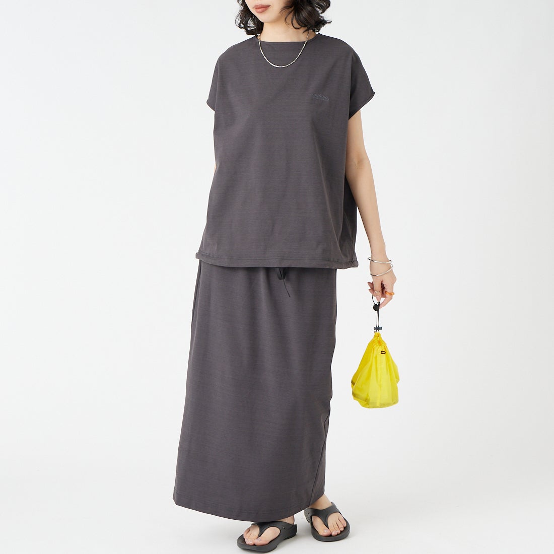 THOUSAND MILE [サウザンド マイル] ギャザーヘムTシャツ&スカートセット [TM261SD00632] 19 INK BLK &&モデル身長：162cm 着用サイズ：F&&