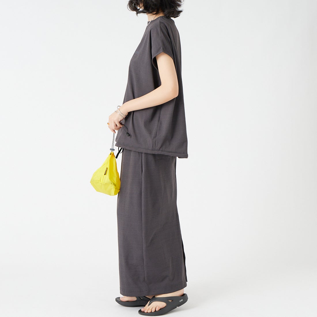 THOUSAND MILE [サウザンド マイル] ギャザーヘムTシャツ&スカートセット [TM261SD00632] 19 INK BLK &&モデル身長：162cm 着用サイズ：F&&