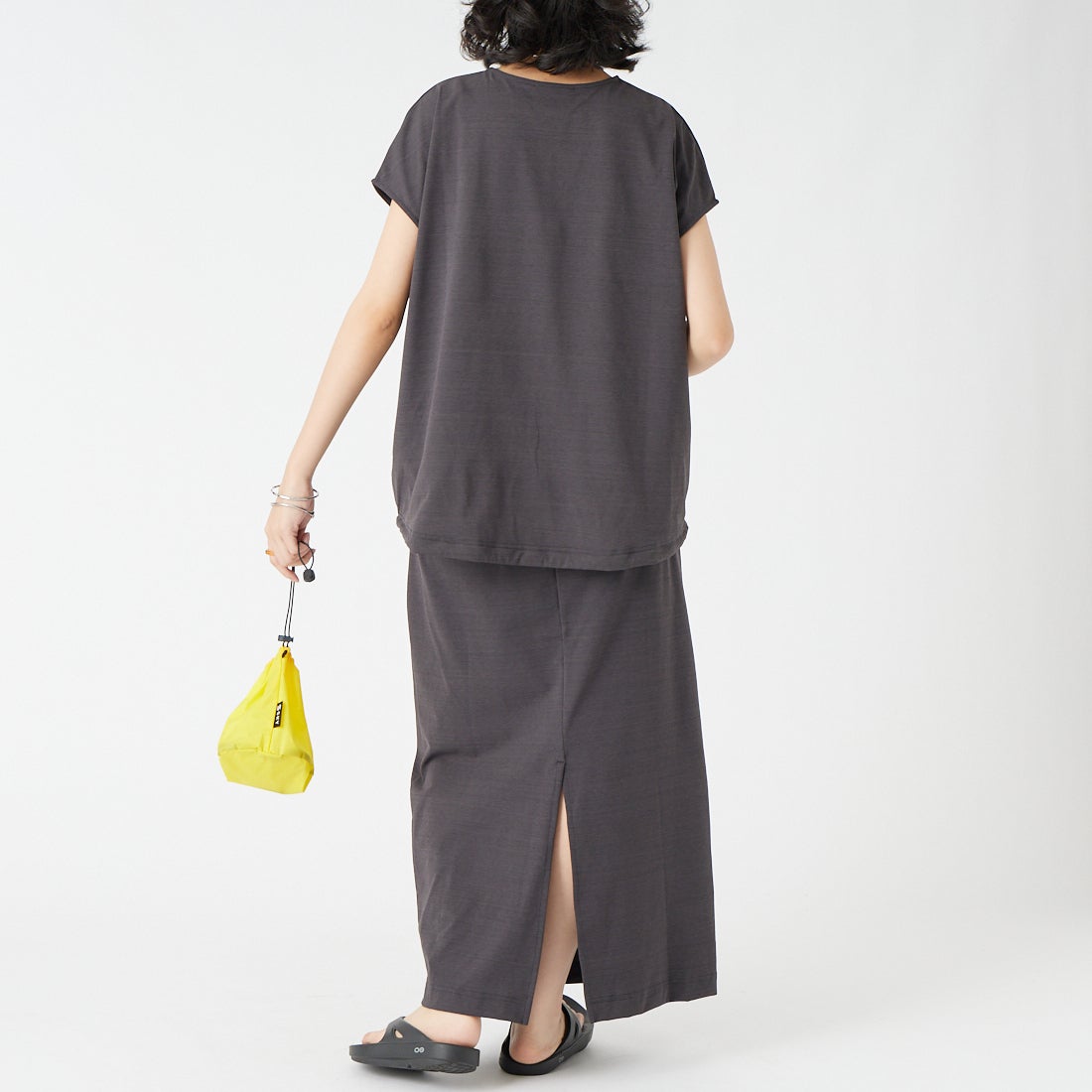 THOUSAND MILE [サウザンド マイル] ギャザーヘムTシャツ&スカートセット [TM261SD00632] 19 INK BLK &&モデル身長：162cm 着用サイズ：F&&