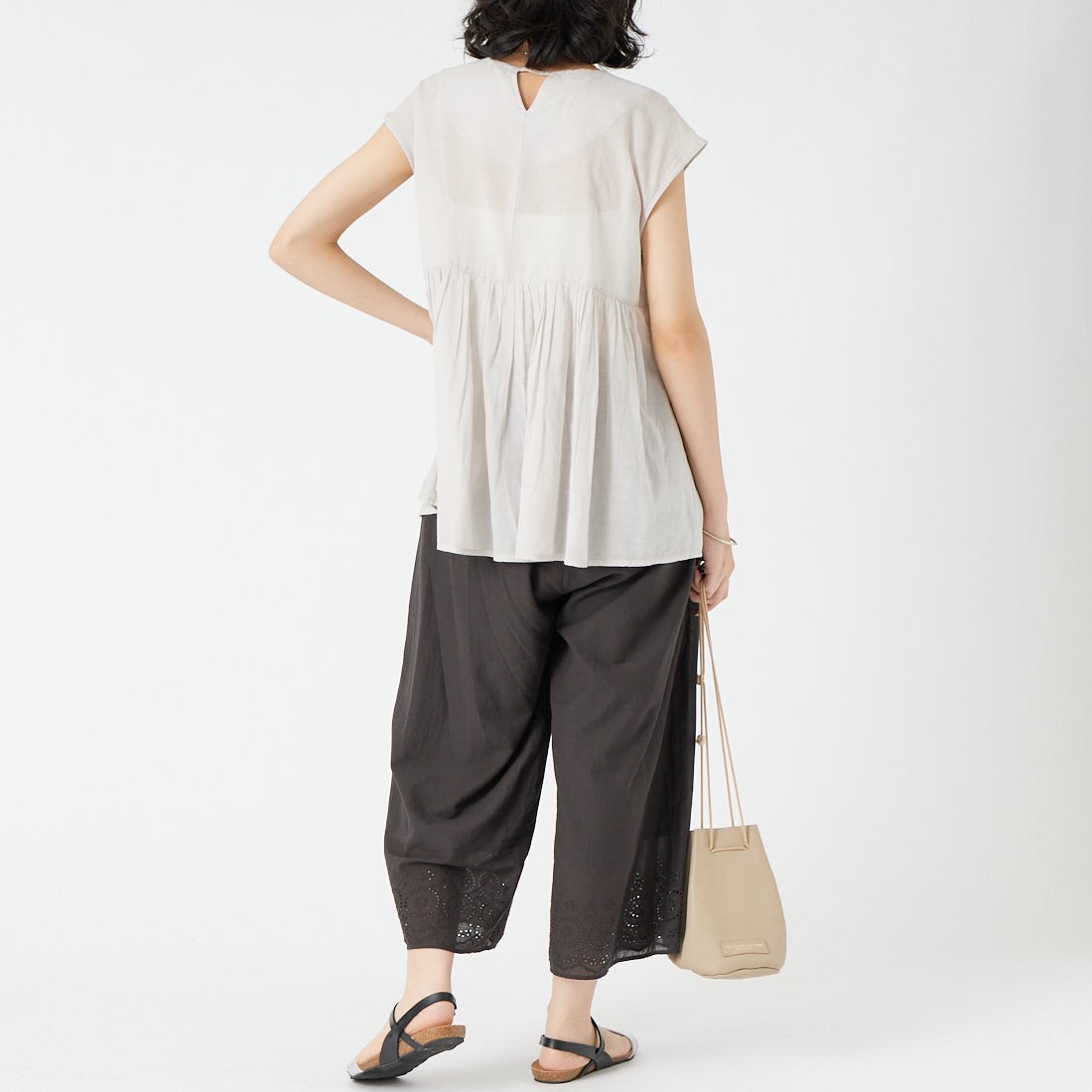soil [ソイル] 80s コットンボイル カットワークレースイージーパンツ [INSL26345] 9900 BLACK &&モデル身長：162cm 着用サイズ：1&&