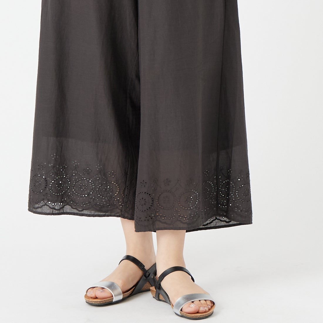 soil [ソイル] 80s コットンボイル カットワークレースイージーパンツ [INSL26345] 9900 BLACK &&モデル身長：162cm 着用サイズ：1&&