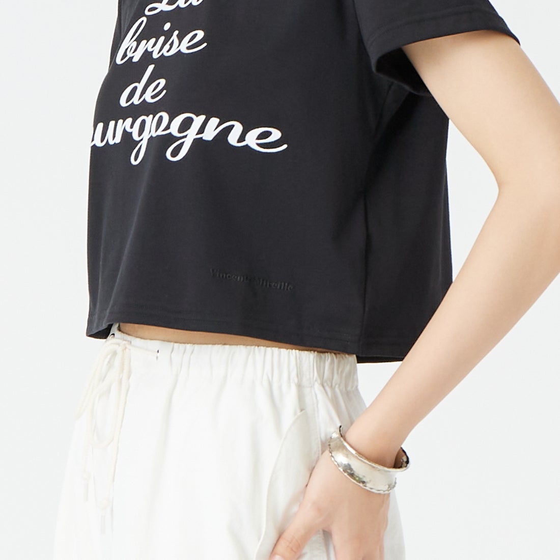 Vincent et Mireille [ヴァンソン エ ミレイユ] ショートスリーブプリントTシャツ [VM261CT00051] 09 BLACK &&モデル身長：162cm 着用サイズ：2&&