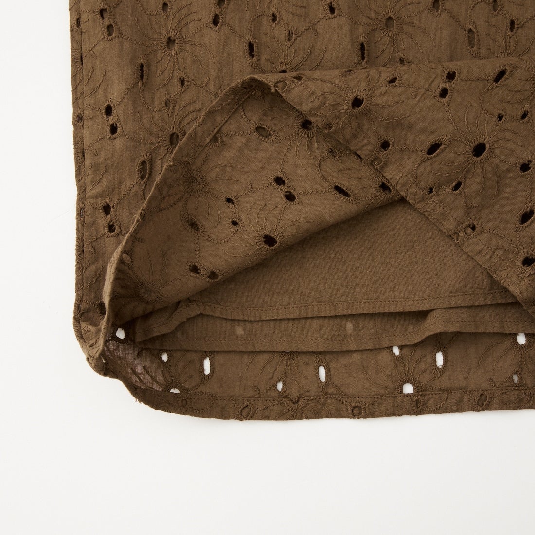 soil [ソイル] ヘムラ刺繍 ワイドイージーパンツ [NSL26085] 8600 BRN