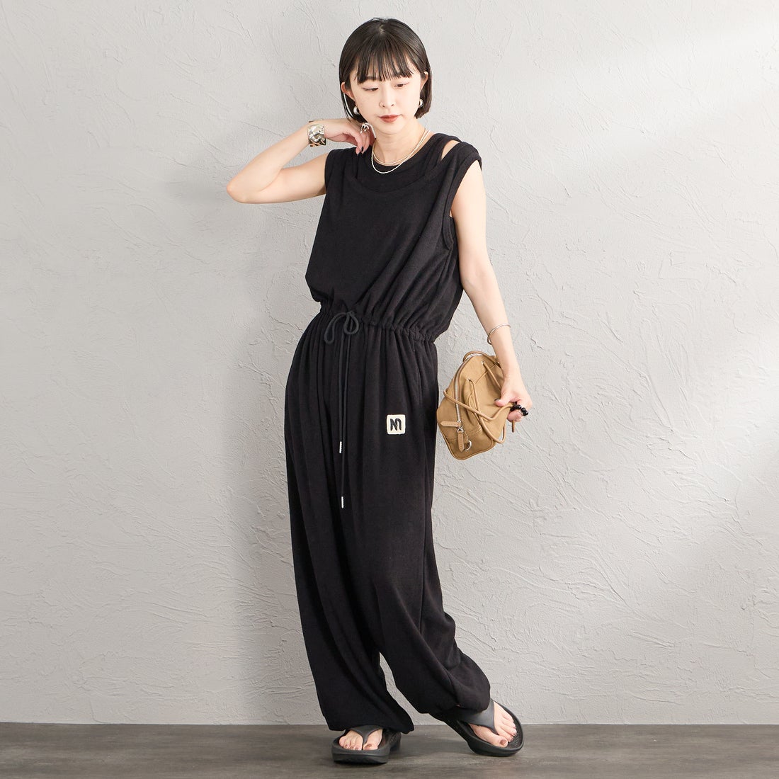 09 BLACK&&モデル身長：150cm 着用サイズ：F&&