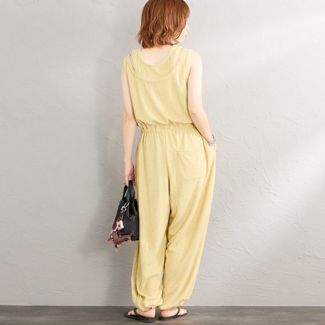 nenom [ネノム] レイヤード パイルロンパース [NE26322020] 31 YELLOW &&モデル身長：158cm 着用サイズ：F&&