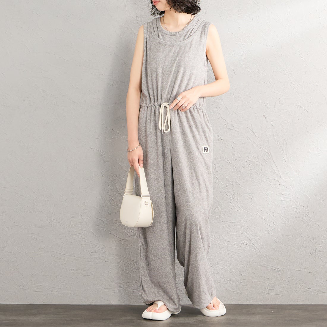 nenom [ネノム] レイヤード パイルロンパース [NE26322020] 07 GRAY &&モデル身長：162cm 着用サイズ：F&&