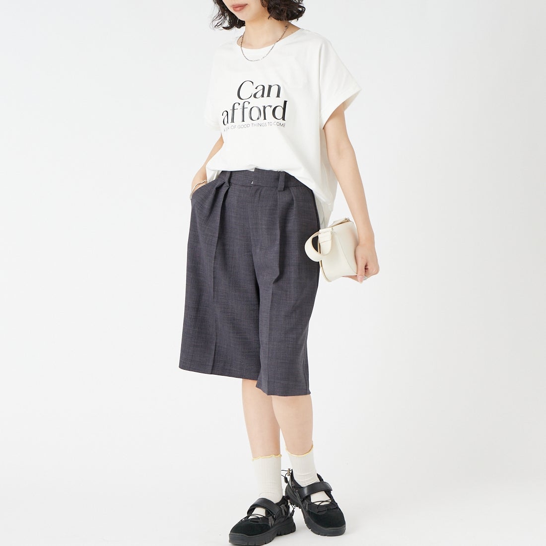 Maison de L'allure [メゾン ドゥ ラリュール] 光沢ラバーロゴプリントTシャツ [M26322010] 02 OFF &&モデル身長：162cm 着用サイズ：F&&