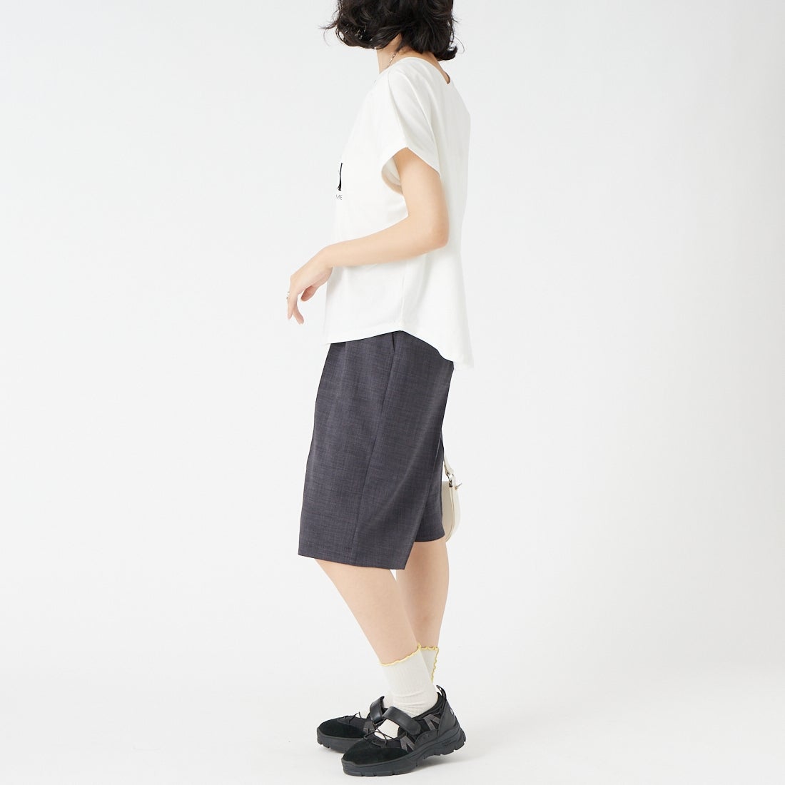 Maison de L'allure [メゾン ドゥ ラリュール] 光沢ラバーロゴプリントTシャツ [M26322010] 02 OFF &&モデル身長：162cm 着用サイズ：F&&