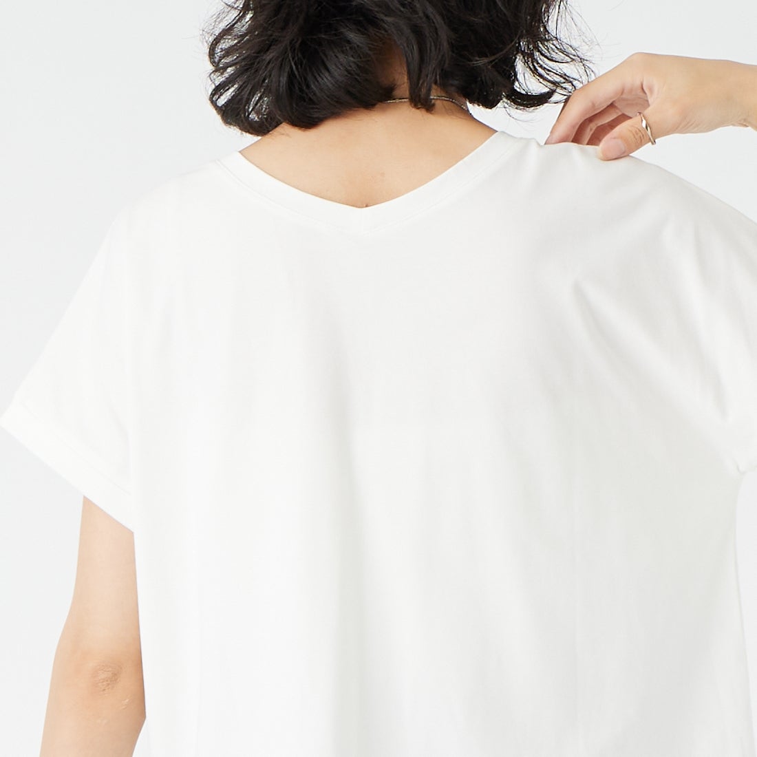 Maison de L'allure [メゾン ドゥ ラリュール] 光沢ラバーロゴプリントTシャツ [M26322010] 02 OFF &&モデル身長：162cm 着用サイズ：F&&