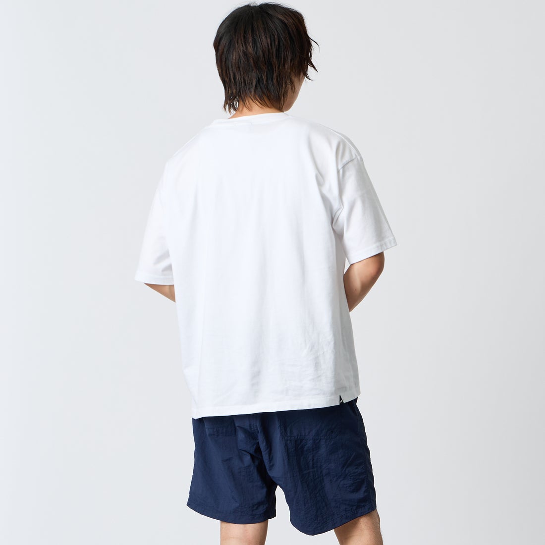 DENHAM [デンハム] T-SHIRT [PATCH-LOGO-TEE] WHITE &&モデル身長：177cm 着用サイズ：M&&