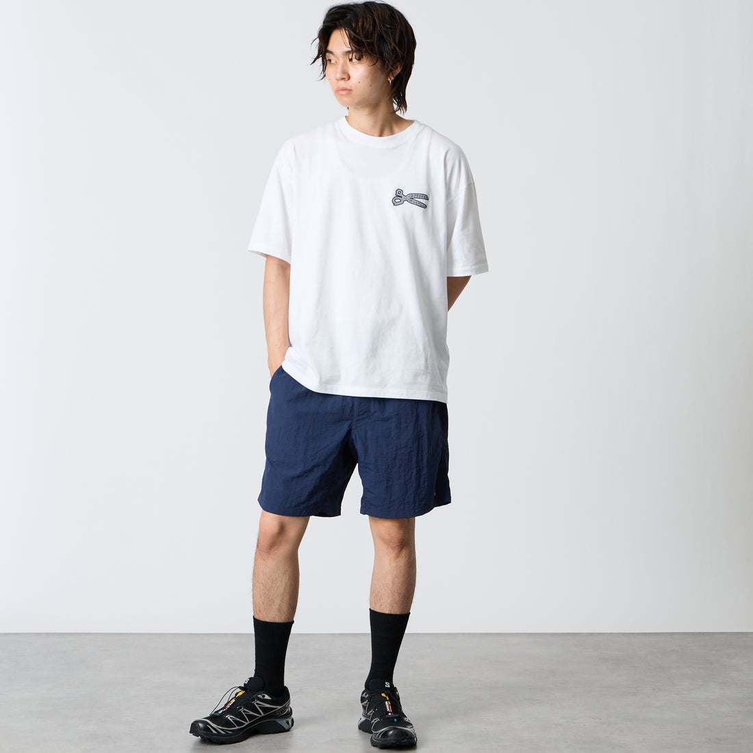 DENHAM [デンハム] T-SHIRT [PATCH-LOGO-TEE] WHITE &&モデル身長：177cm 着用サイズ：M&&