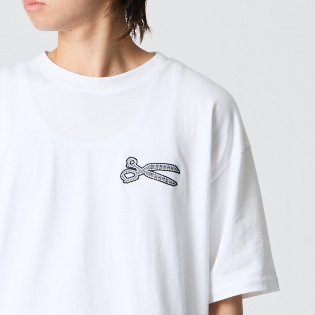 DENHAM [デンハム] T-SHIRT [PATCH-LOGO-TEE] WHITE &&モデル身長：177cm 着用サイズ：M&&