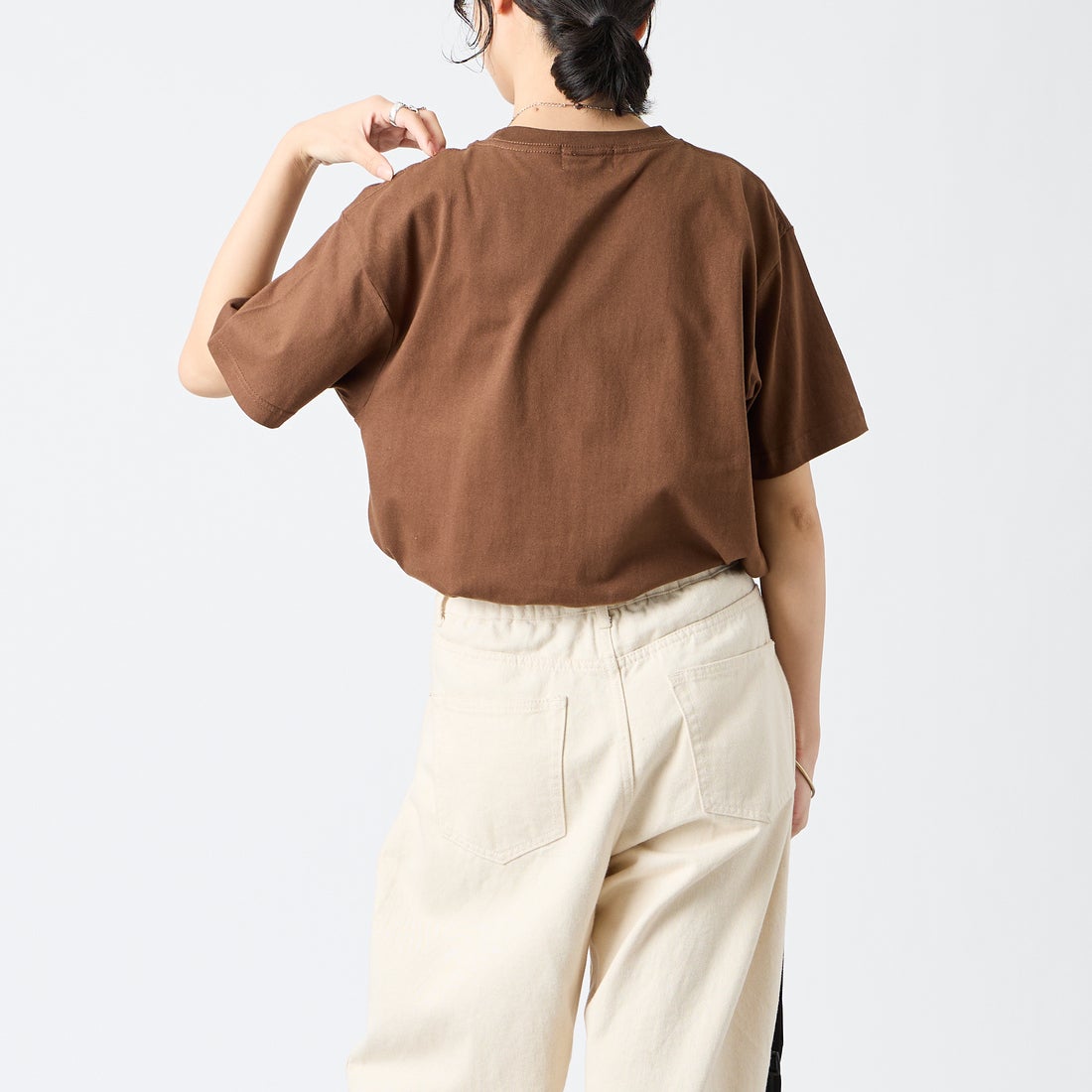 REGENCY WORKS [リージェンシーワークス] TIGER クルーネックTシャツ [500101A-6] DARK BROWN &&モデル身長：162cm 着用サイズ：M&&