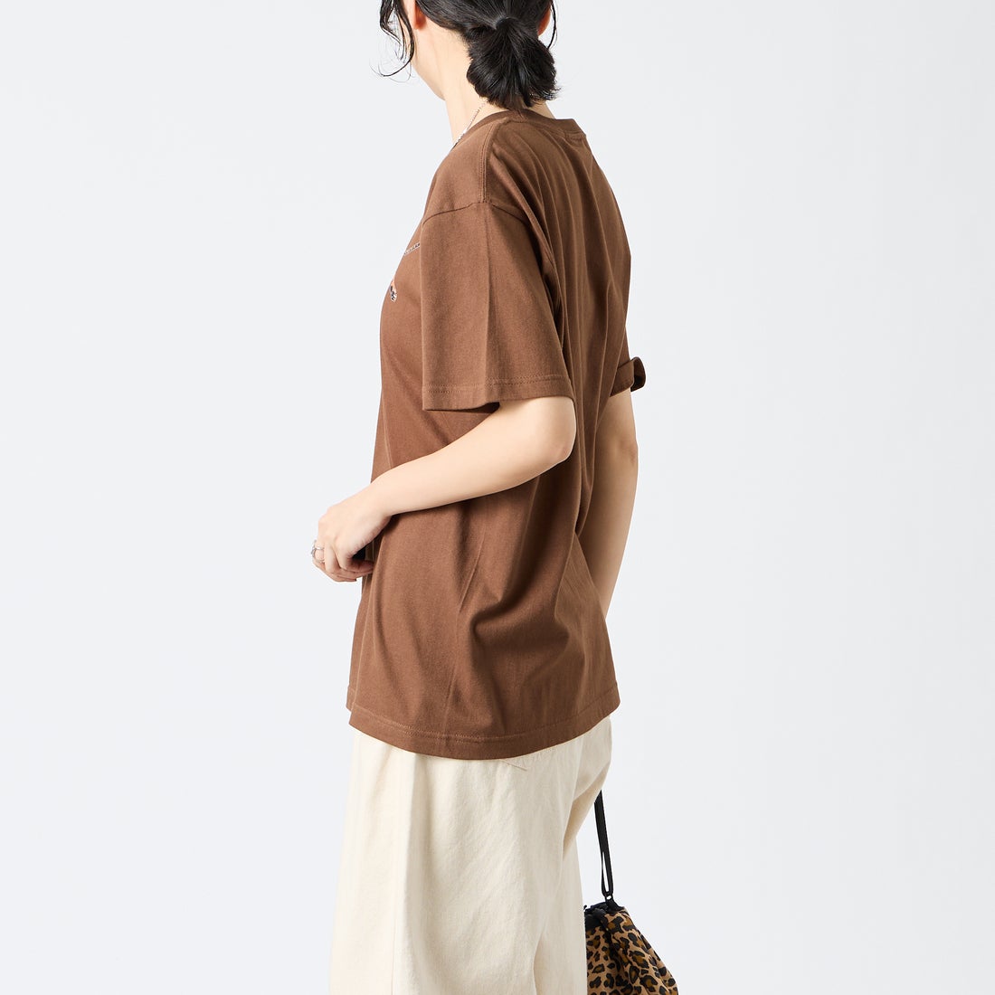 REGENCY WORKS [リージェンシーワークス] TIGER クルーネックTシャツ [500101A-6] DARK BROWN &&モデル身長：162cm 着用サイズ：M&&