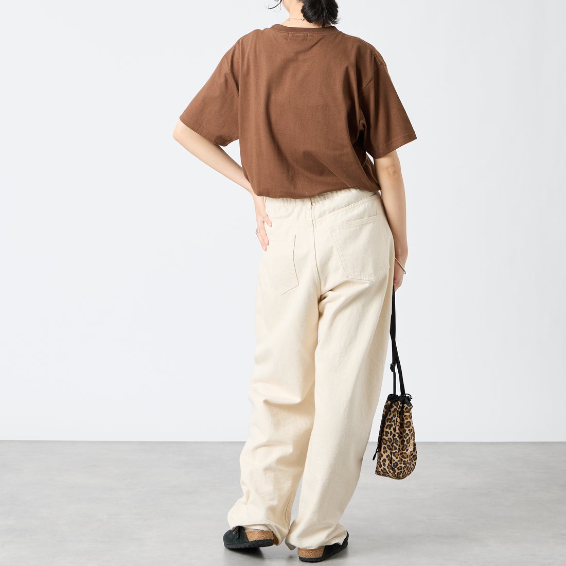 REGENCY WORKS [リージェンシーワークス] TIGER クルーネックTシャツ [500101A-6] DARK BROWN &&モデル身長：162cm 着用サイズ：M&&