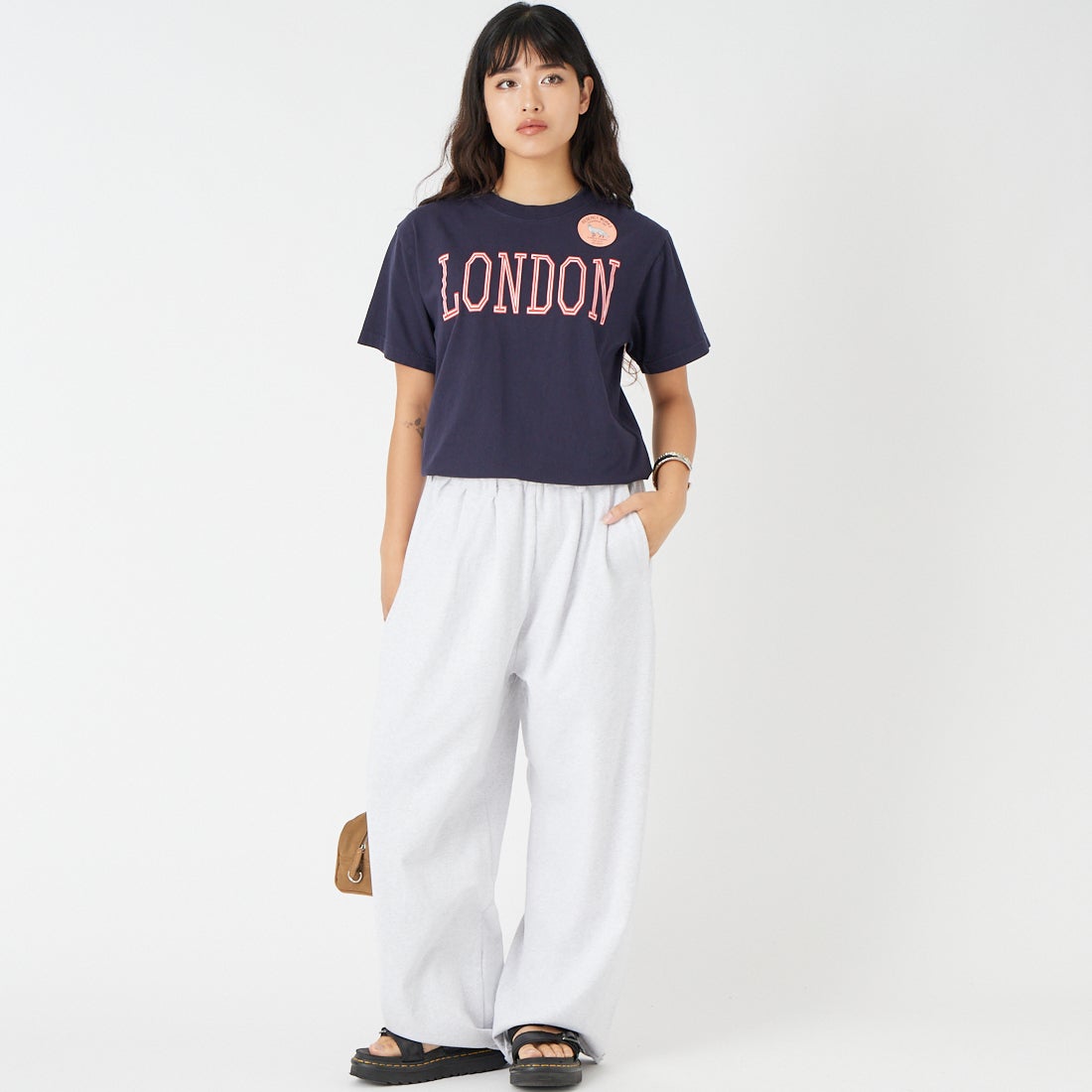 REGENCY WORKS [リージェンシーワークス] LONDON クルーネックTシャツ [500101C-5W] NVY/RED PT &&モデル身長：162cm 着用サイズ：M&&