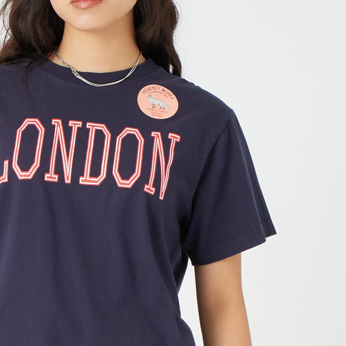 REGENCY WORKS [リージェンシーワークス] LONDON クルーネックTシャツ [500101C-5W] NVY/RED PT &&モデル身長：162cm 着用サイズ：M&&