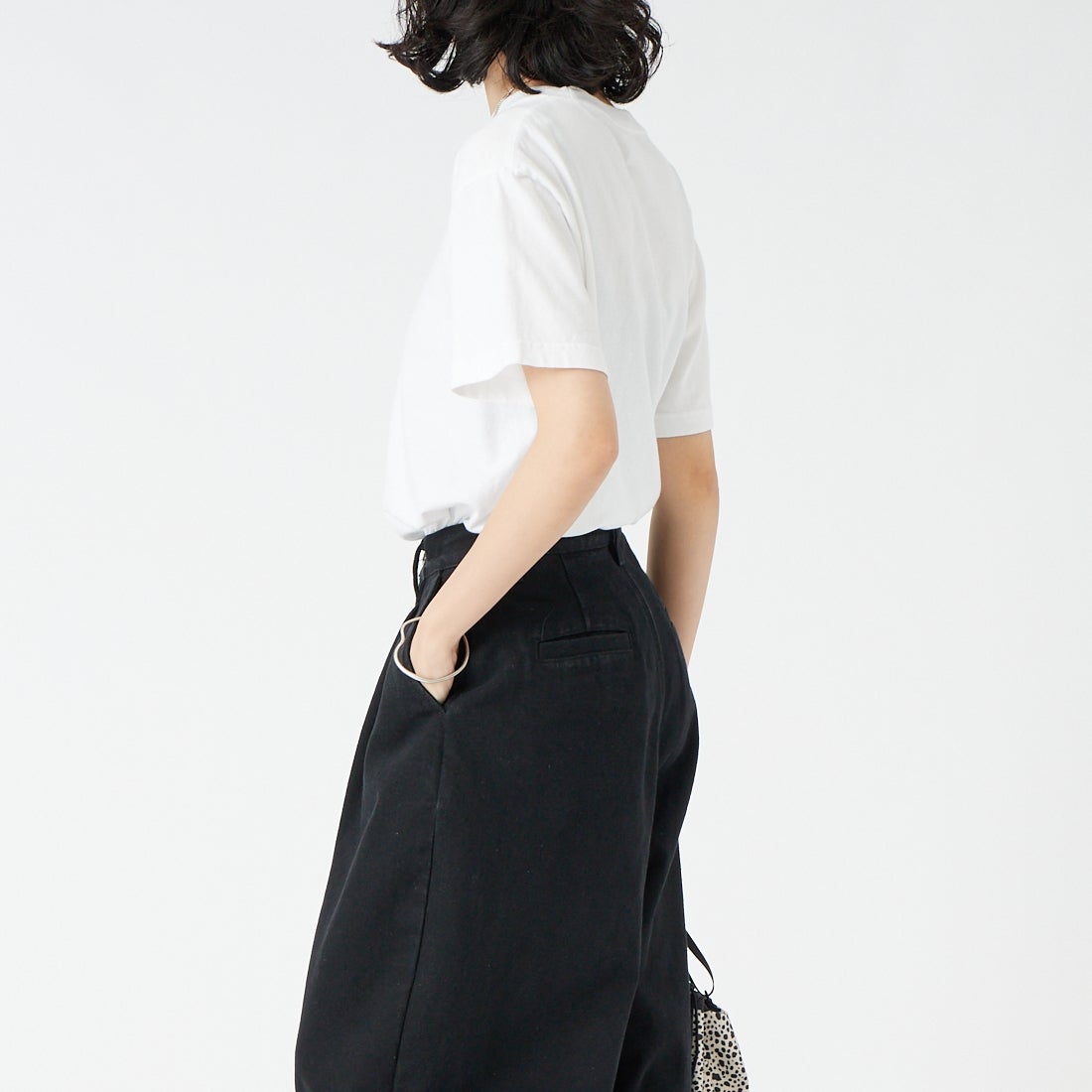 REGENCY WORKS [リージェンシーワークス] UK クルーネックTシャツ [500101C-6W] WHT/RED PT &&モデル身長：162cm 着用サイズ：M&&