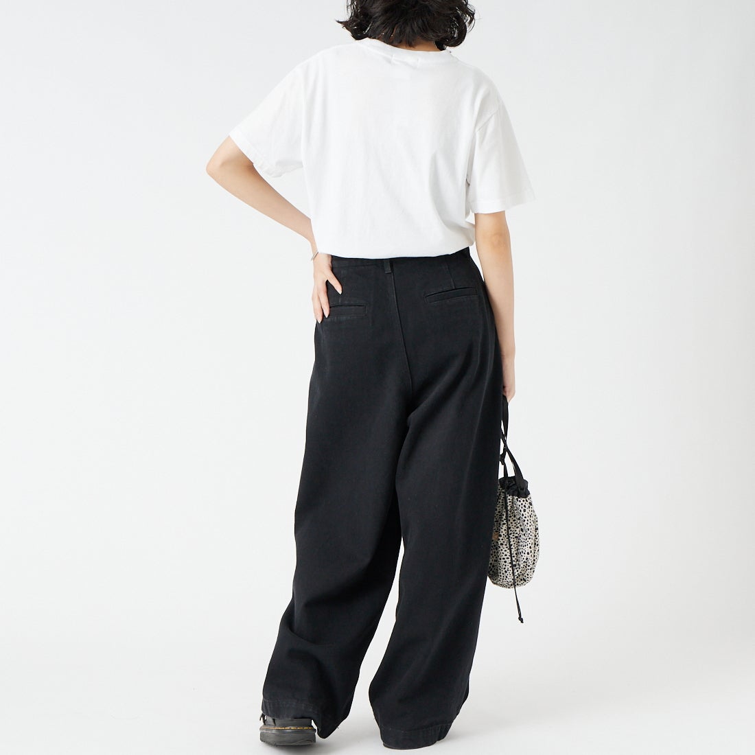 REGENCY WORKS [リージェンシーワークス] UK クルーネックTシャツ [500101C-6W] WHT/RED PT &&モデル身長：162cm 着用サイズ：M&&