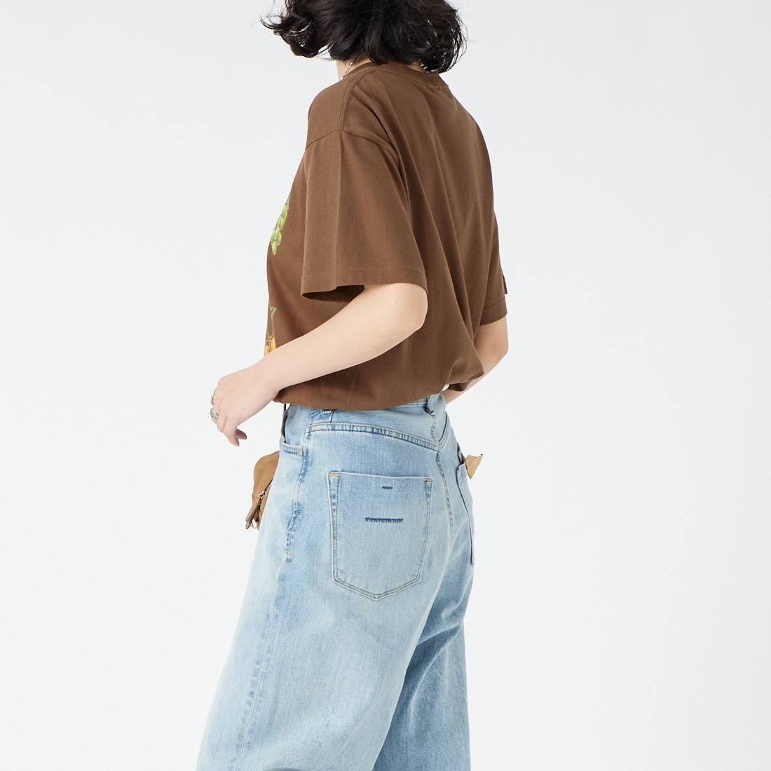 REGENCY WORKS [リージェンシーワークス] FRUIT クルーネックTシャツ [500101F-1] DARK BROWN &&モデル身長：162cm 着用サイズ：M&&