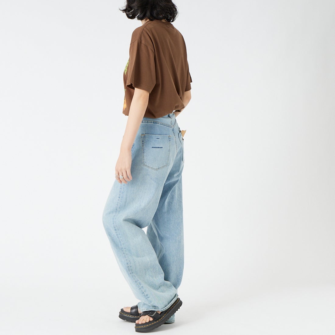 REGENCY WORKS [リージェンシーワークス] FRUIT クルーネックTシャツ [500101F-1] DARK BROWN &&モデル身長：162cm 着用サイズ：M&&