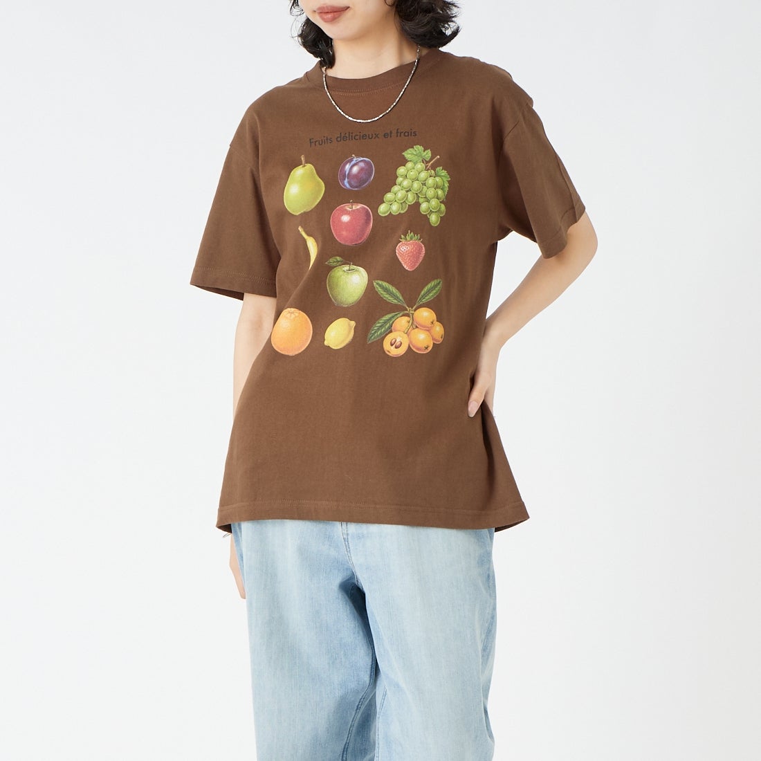 REGENCY WORKS [リージェンシーワークス] FRUIT クルーネックTシャツ [500101F-1] DARK BROWN &&モデル身長：162cm 着用サイズ：M&&
