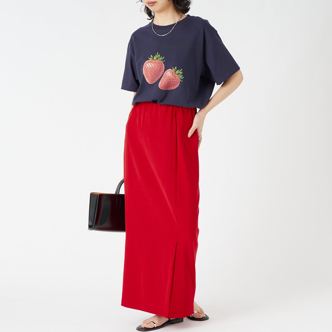 REGENCY WORKS [リージェンシーワークス] STRAWBERRY クルーネックTシャツ [500101F-2] NAVY &&モデル身長：162cm 着用サイズ：M&&