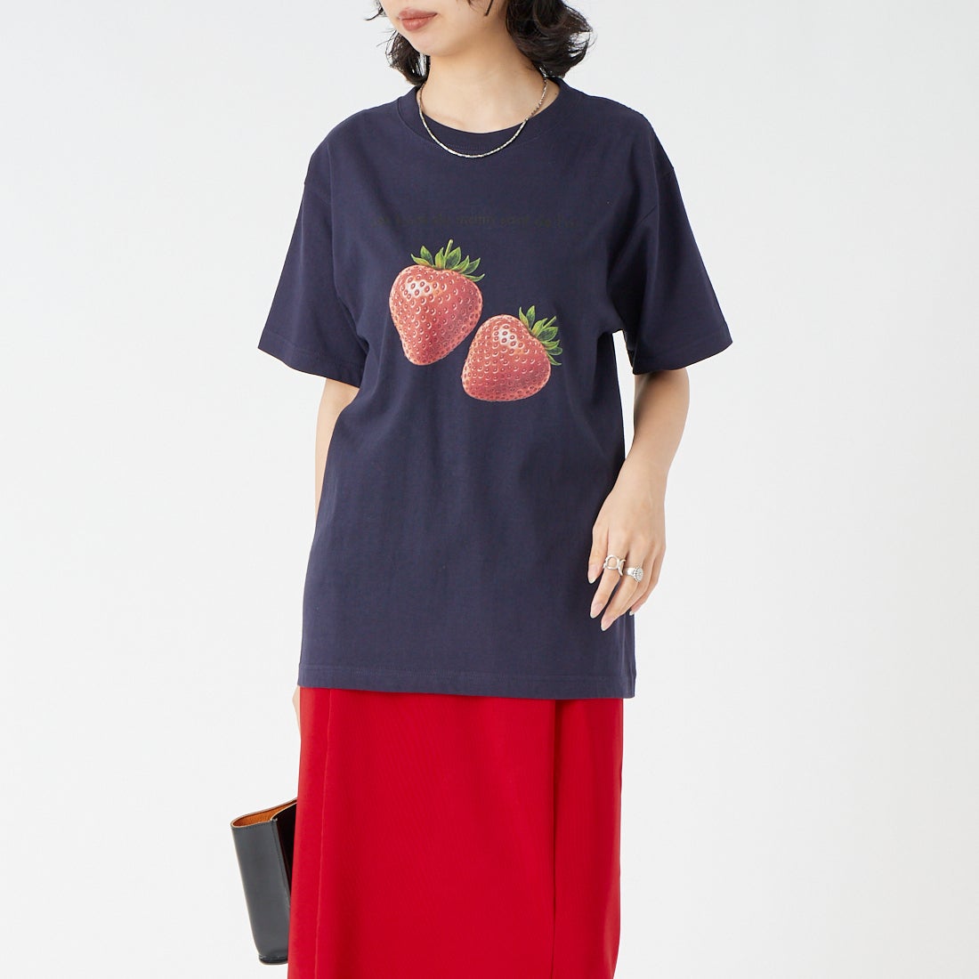 REGENCY WORKS [リージェンシーワークス] STRAWBERRY クルーネックTシャツ [500101F-2] NAVY &&モデル身長：162cm 着用サイズ：M&&