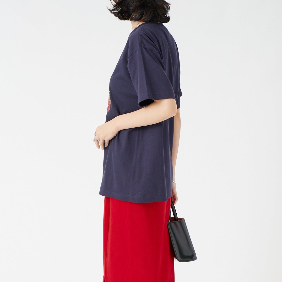 REGENCY WORKS [リージェンシーワークス] STRAWBERRY クルーネックTシャツ [500101F-2] NAVY &&モデル身長：162cm 着用サイズ：M&&