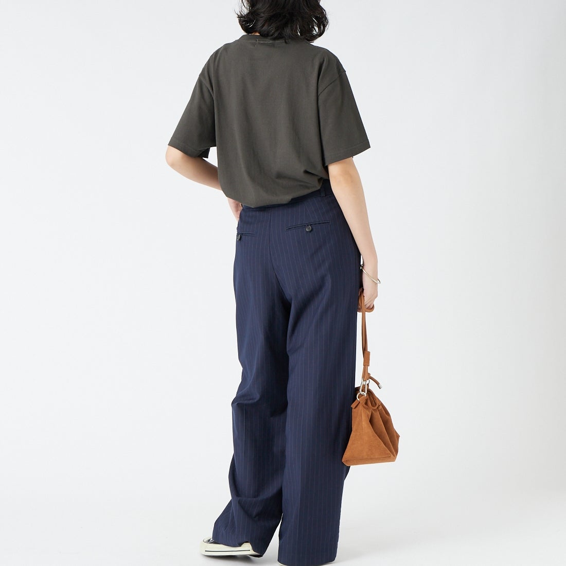 REGENCY WORKS [リージェンシーワークス] CHERRY クルーネックTシャツ [500101F-3] SUMI &&モデル身長：162cm 着用サイズ：M&&