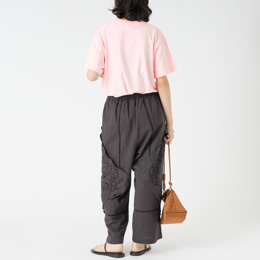 REGENCY WORKS [リージェンシーワークス] GRAPES クルーネックTシャツ [500101F-5] BABY PINK &&モデル身長：162cm 着用サイズ：M&&