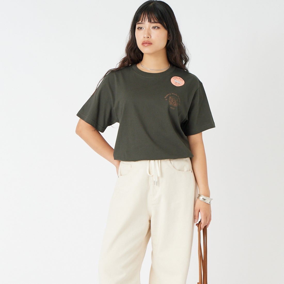 REGENCY WORKS [リージェンシーワークス] GALETTE クルーネックTシャツ [500101M-2] SUMI/BR PT &&モデル身長：162cm 着用サイズ：M&&