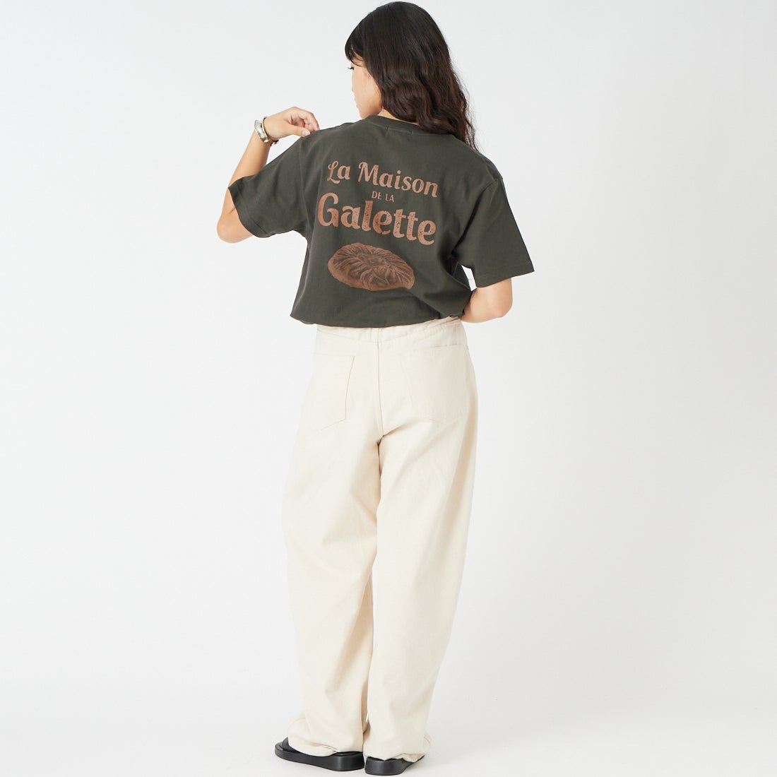 REGENCY WORKS [リージェンシーワークス] GALETTE クルーネックTシャツ [500101M-2] SUMI/BR PT &&モデル身長：162cm 着用サイズ：M&&