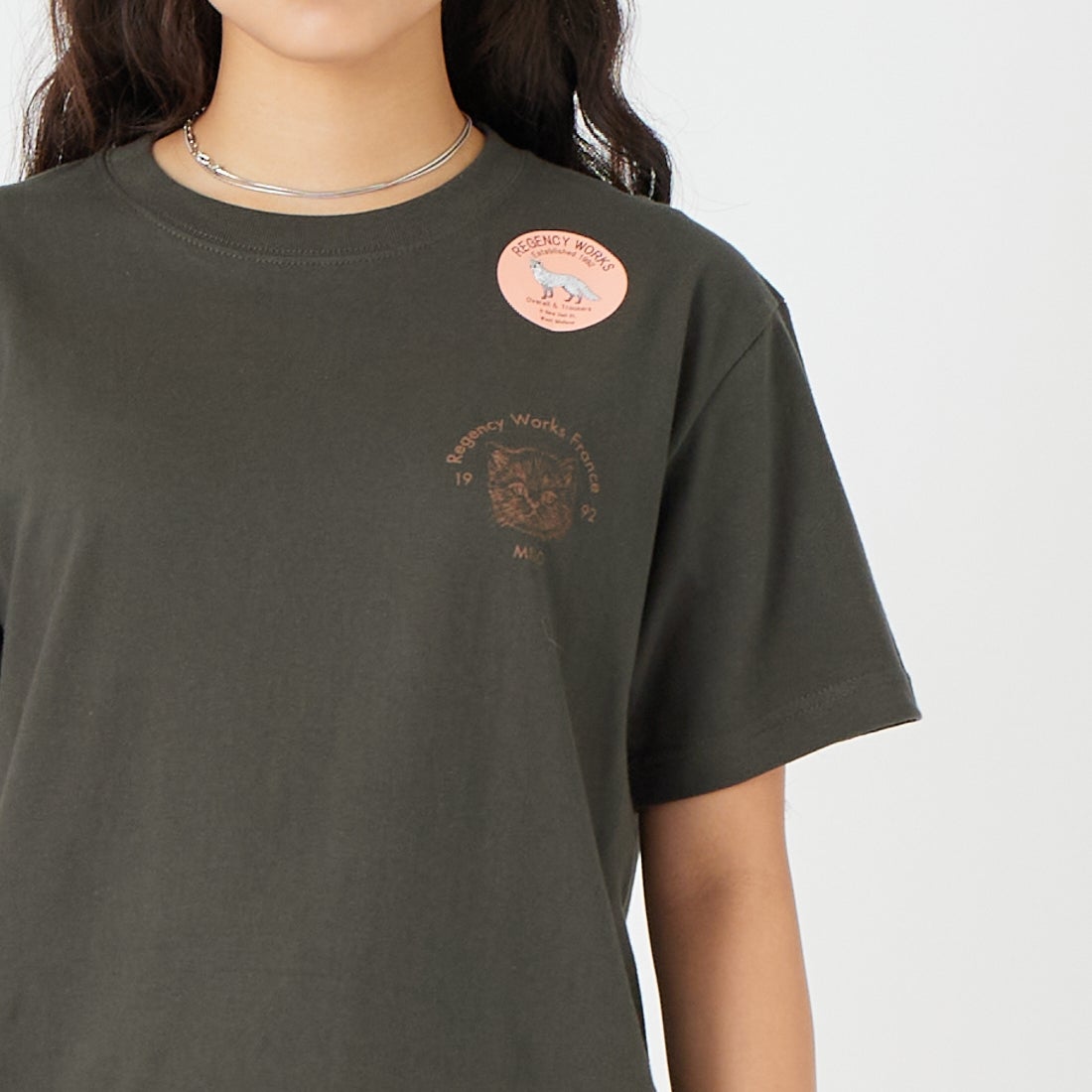 REGENCY WORKS [リージェンシーワークス] GALETTE クルーネックTシャツ [500101M-2] SUMI/BR PT &&モデル身長：162cm 着用サイズ：M&&