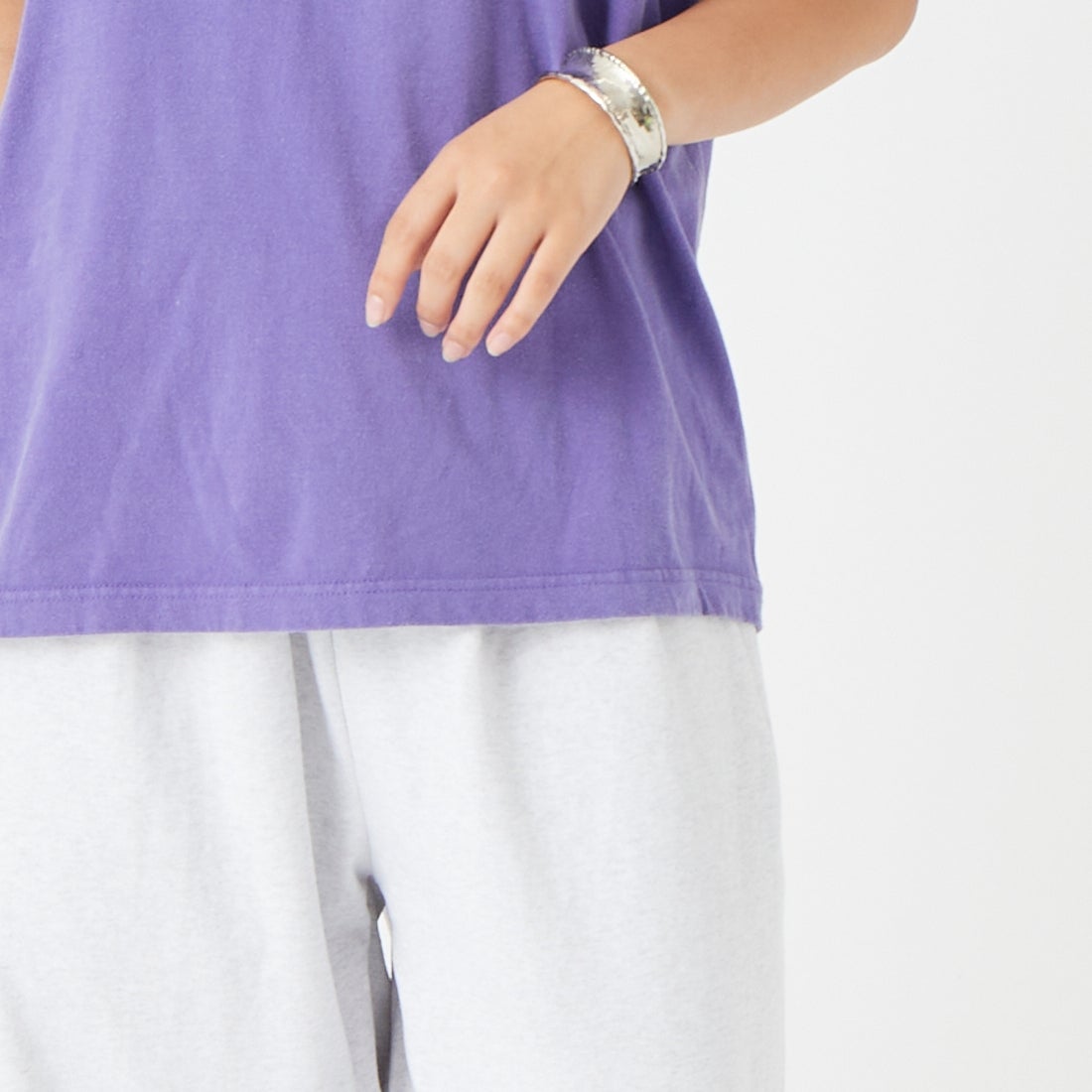 GOOD ROCK SPEED [グッドロックスピード] HAWAIIAN AIRLINE ロゴプリントTシャツ [26HWA003W] PURPLE &&モデル身長：162cm 着用サイズ：F&&