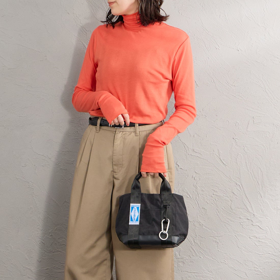 Robert P.Miller [ロバートピーミラー] 別注 パネルリブ シアータートルネックTシャツ [RM264-2116IN-JF] ORANGE &&モデル身長：160cm 着用サイズ：F&&