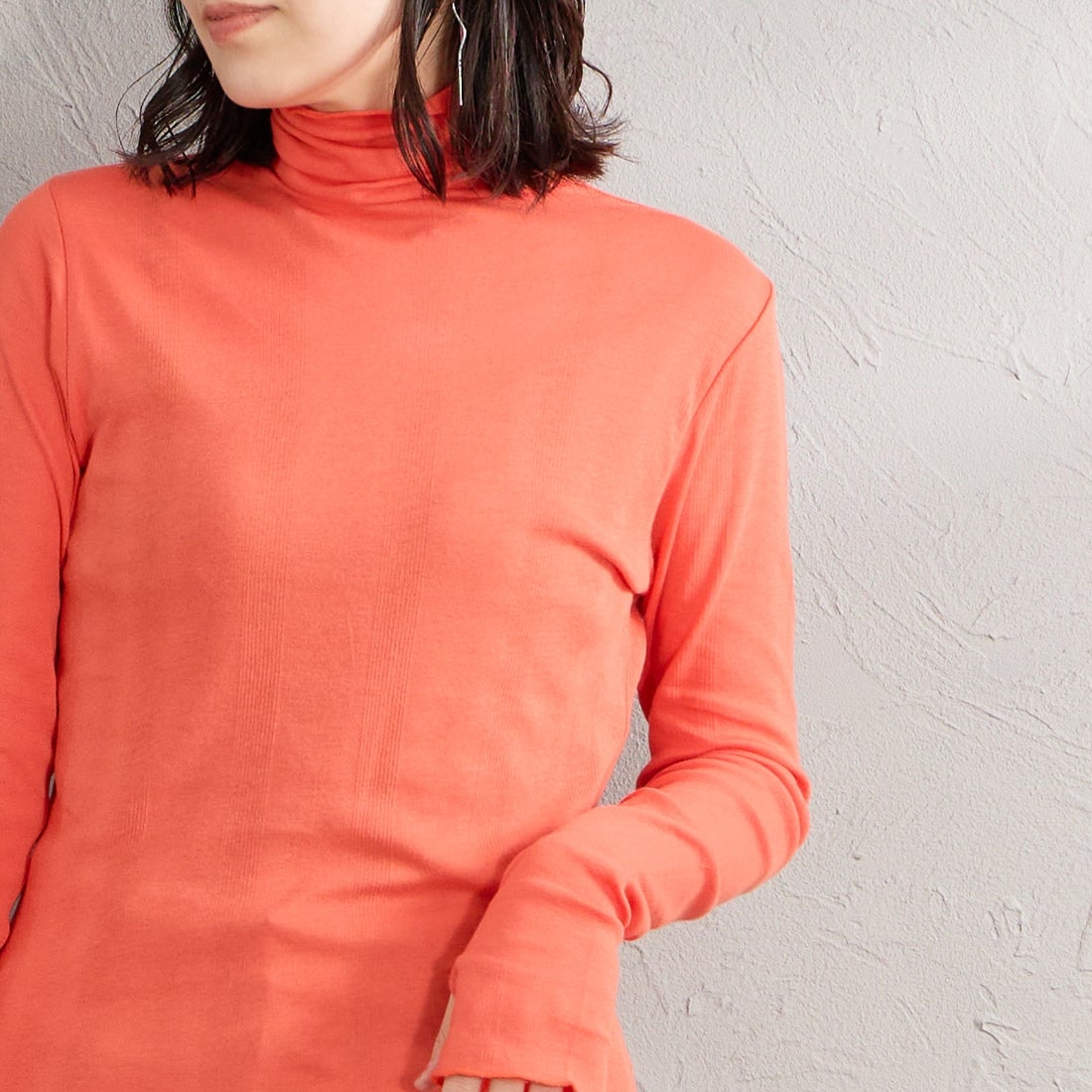 Robert P.Miller [ロバートピーミラー] 別注 パネルリブ シアータートルネックTシャツ [RM264-2116IN-JF] ORANGE &&モデル身長：160cm 着用サイズ：F&&