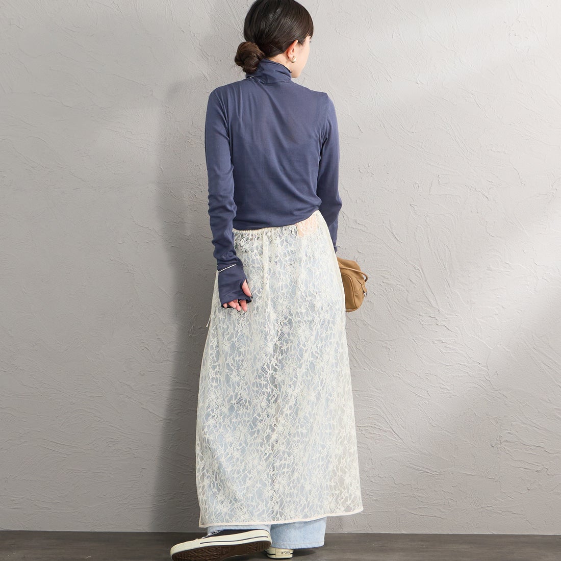 Robert P.Miller [ロバートピーミラー] 別注 パネルリブ シアータートルネックTシャツ [RM264-2116IN-JF] NAVY &&モデル身長：150cm 着用サイズ：F&&