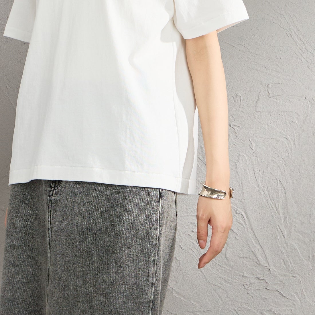 HANDTEX [ハンドテックス] 別注 アソート柄 スーベニアプリントTシャツ [HT15-CST-IN6-JF] O.WHT1 HAN &&モデル身長：162cm 着用サイズ：F&&